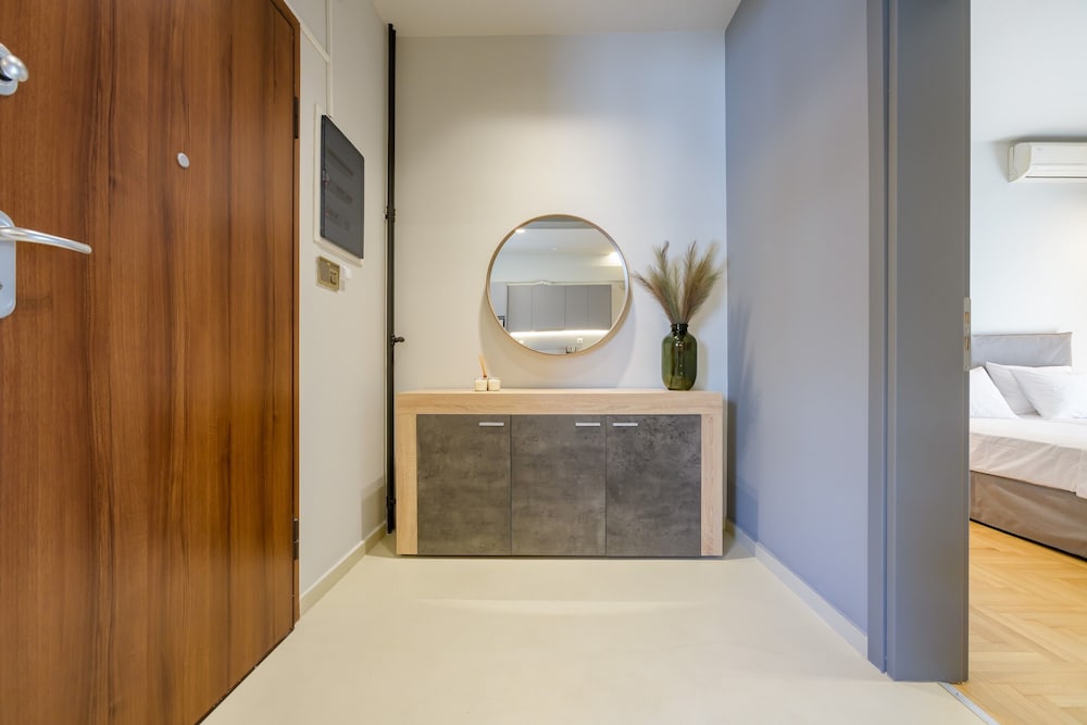 Фото Lush 2bed apt. at the Acropolis