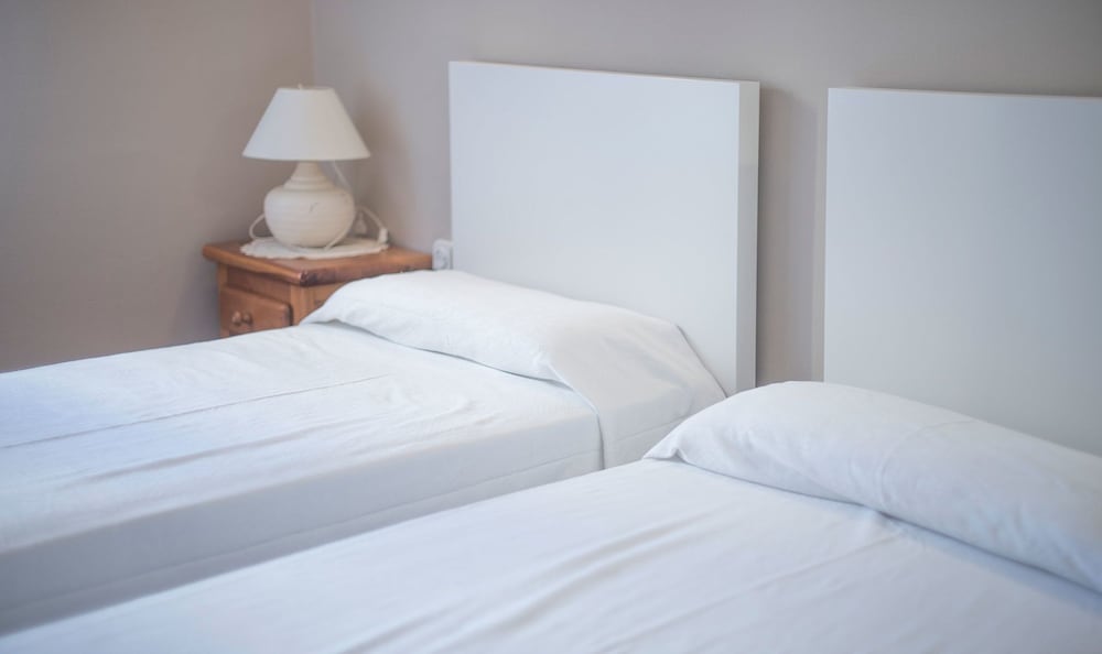 Фото Apartamentos Montserrat 32