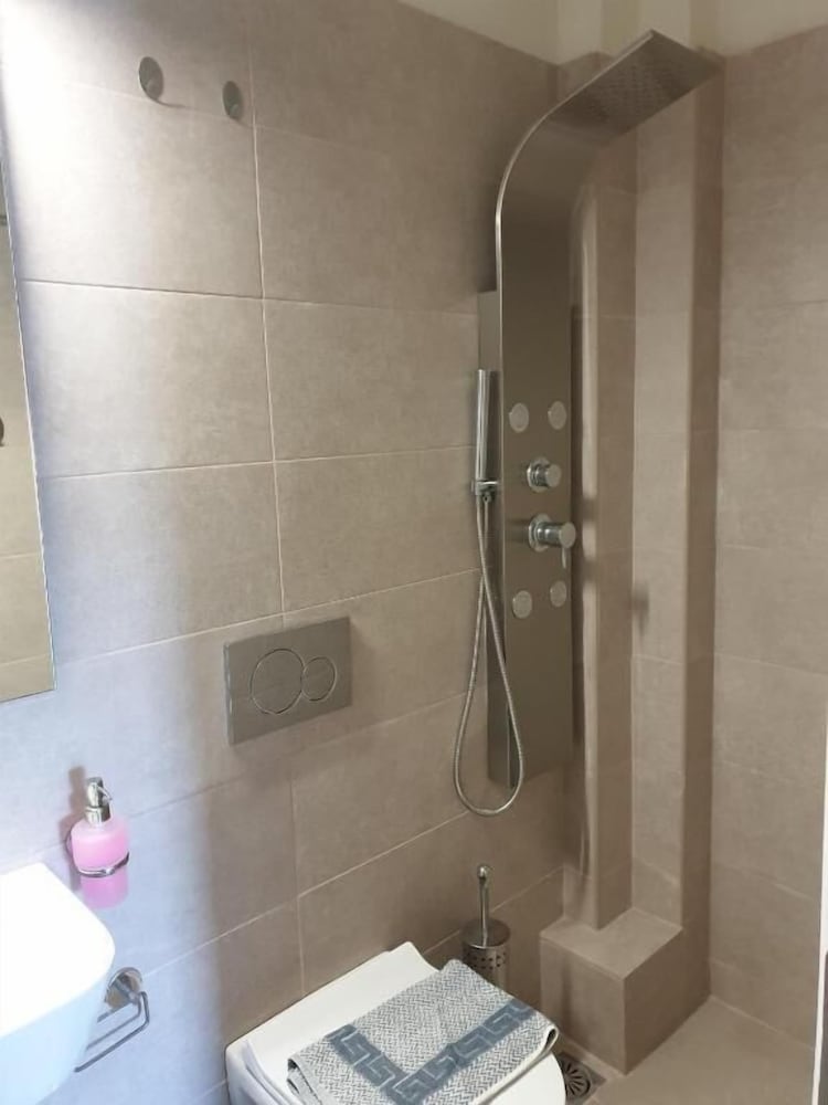 Фото Elvita Apartments 3