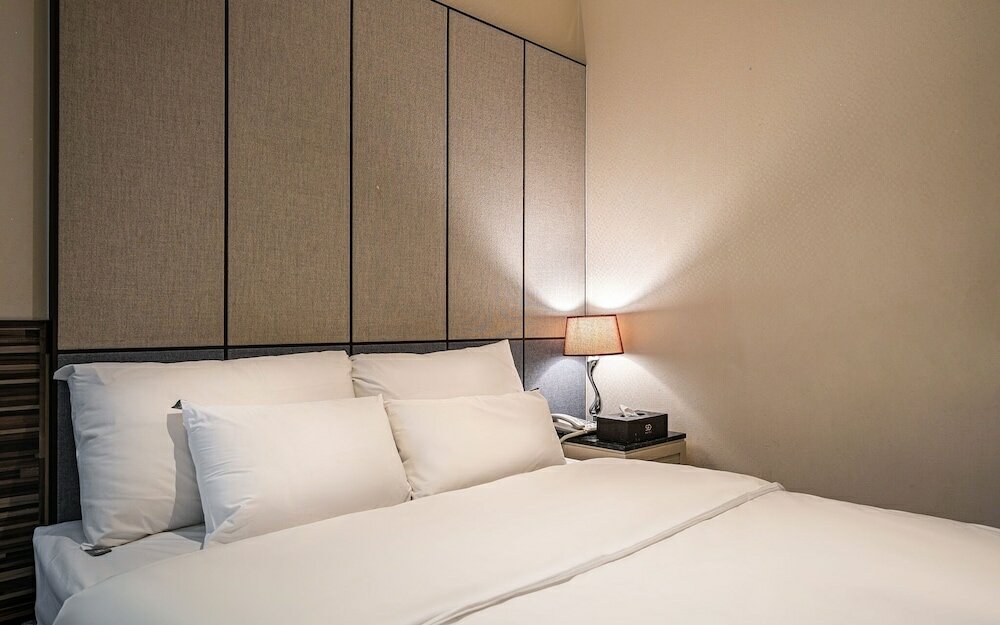 Фото Yeongdeungpo Hotel Home