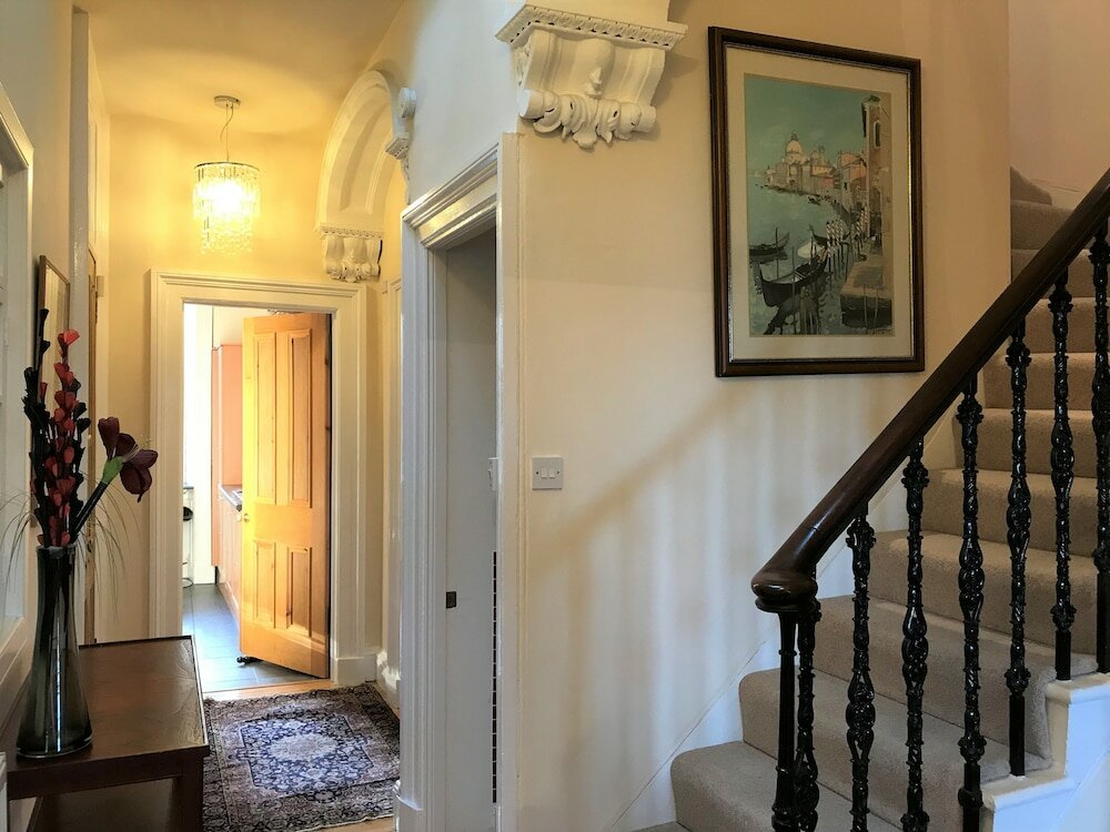 Фото Crown Circus Apartment