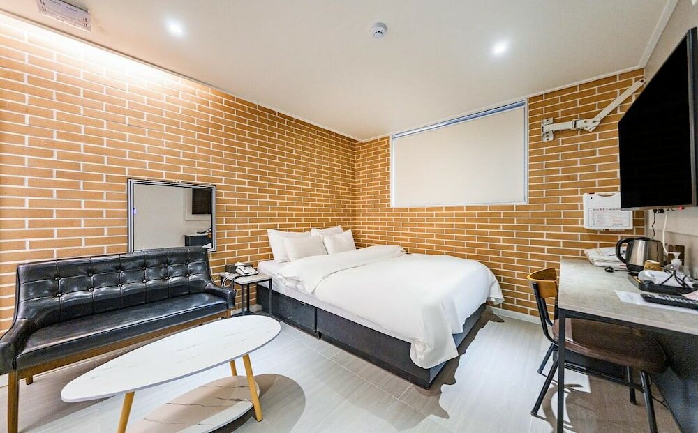 Фото M&Lucky Hotel