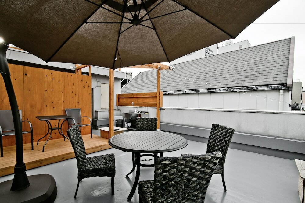 Фото New World Inn - Hostel