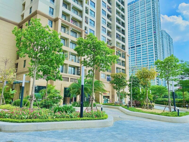 Гостиница Luxury Apartment Vinhomes D'Capitale в Ханое