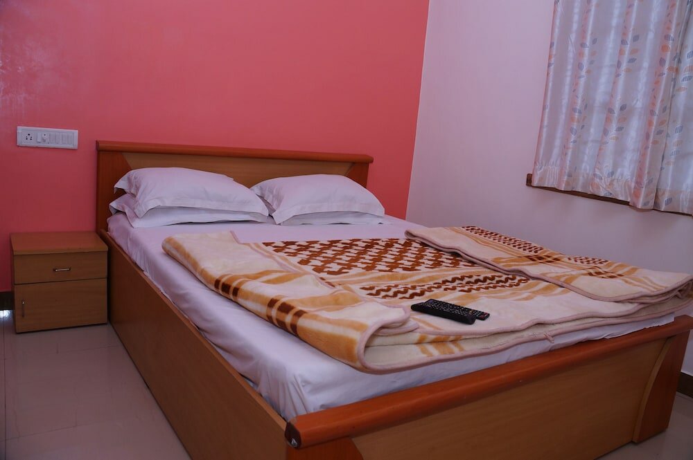 Фото Hotel Godai Girikunj