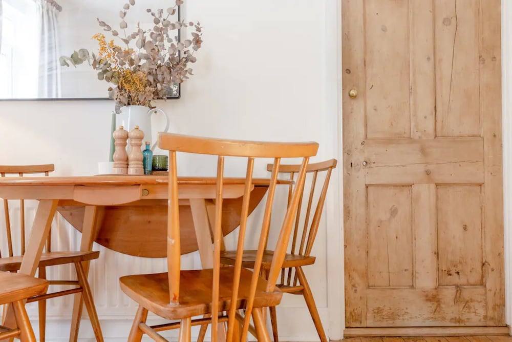 Фото Newly Renovated 2 Bedroom Apartment in Earlsfield With Garden