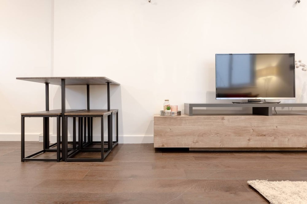 Фото Modern Flat in the Heart of West London