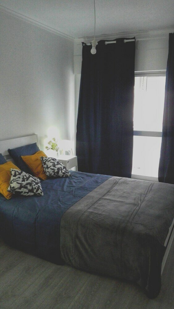 Фото Odivelas metro hospedagem