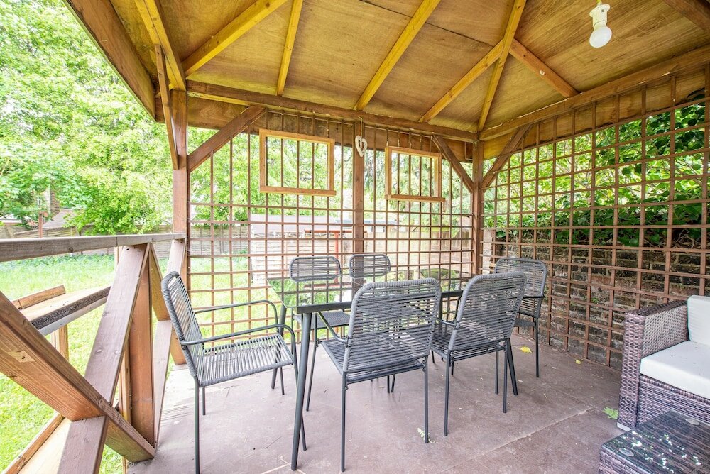 Фото West Ealing Svd Apt. - 2 Bedroom 2 Bath