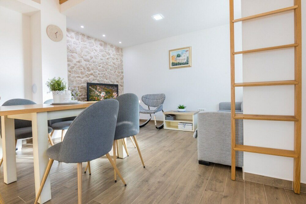 Фото Stipe - With Pool - H