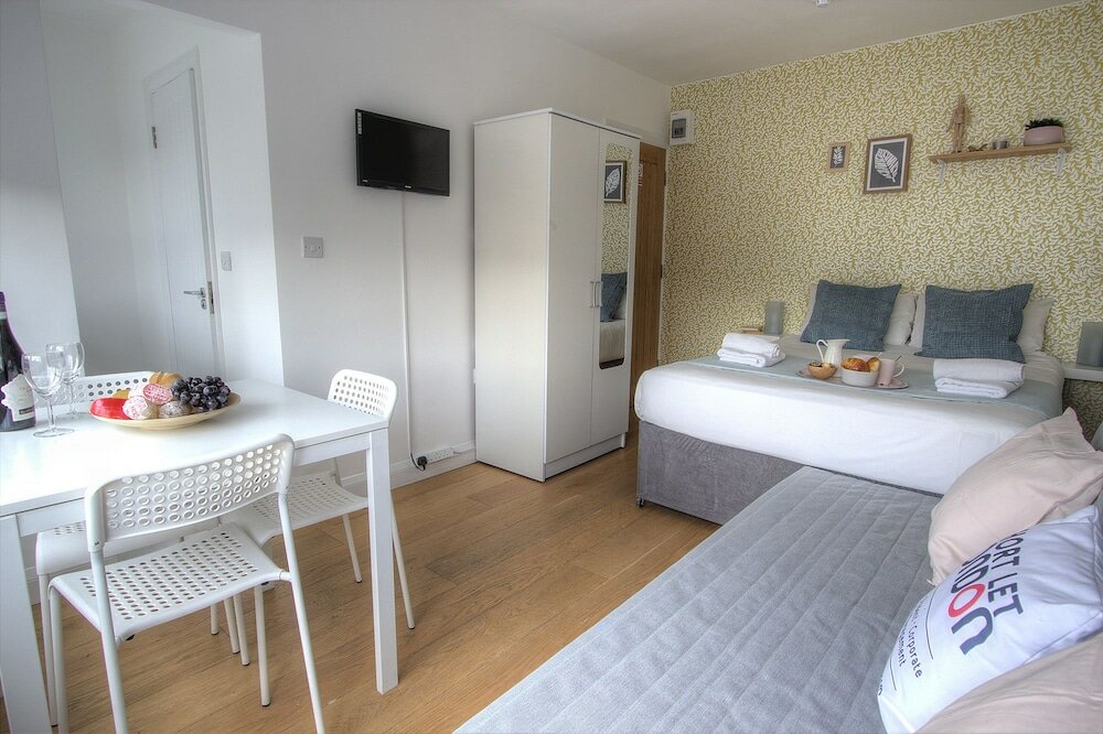 Фото R1 Medium Studio