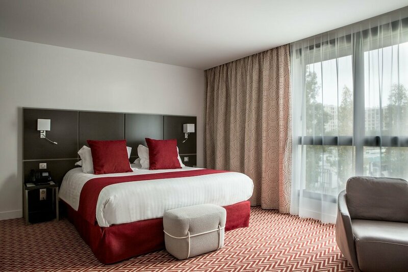 Гостиница Hôtel Forest Hill Paris Meudon-Vélizy в Медоне