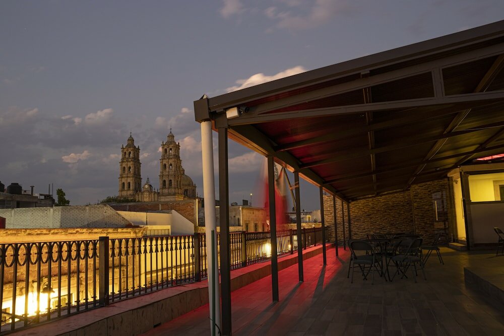 Фото отеля 2