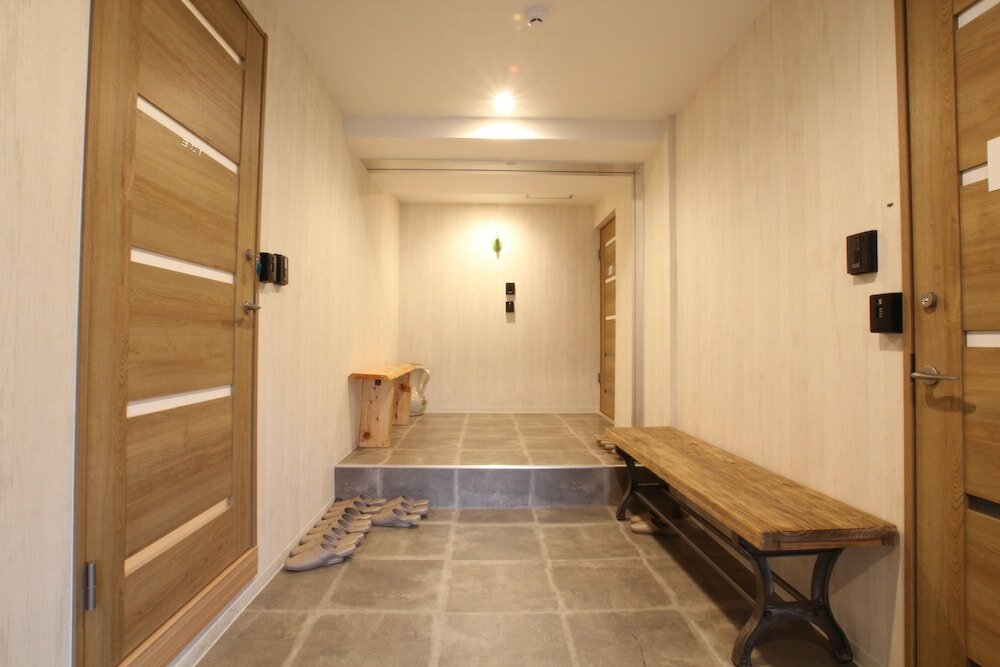 Фото Shimanouchi Luxury Apartment