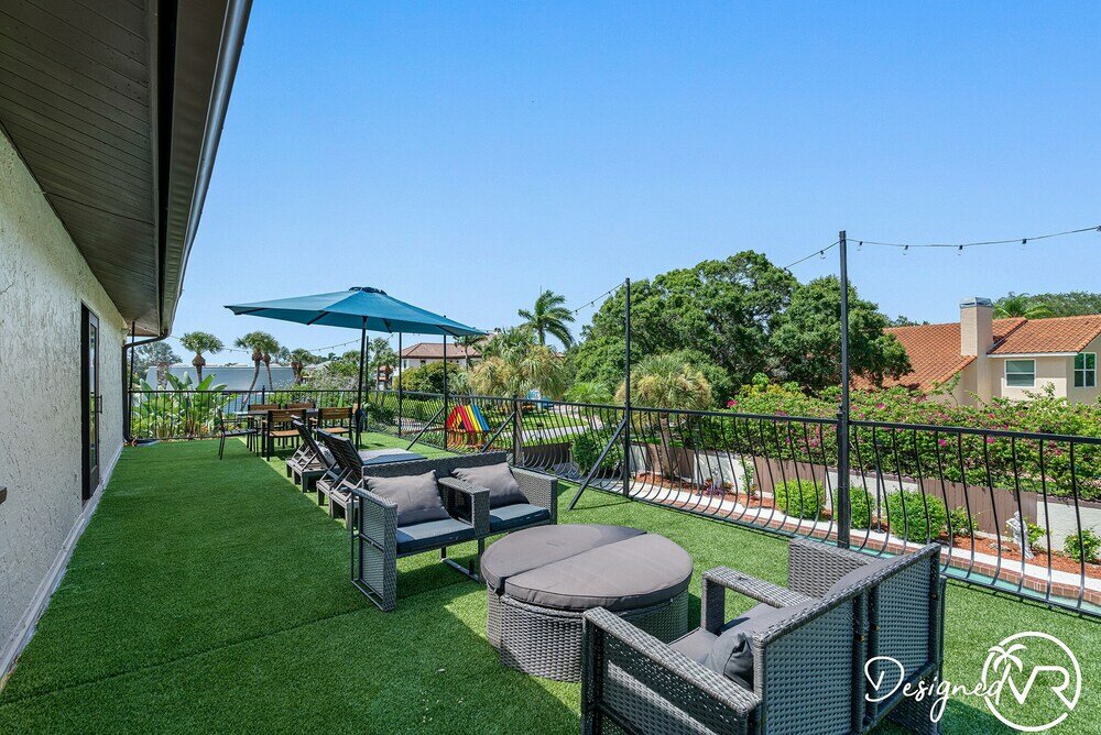 Фото 8 Br Heated Pool & Soccer Field