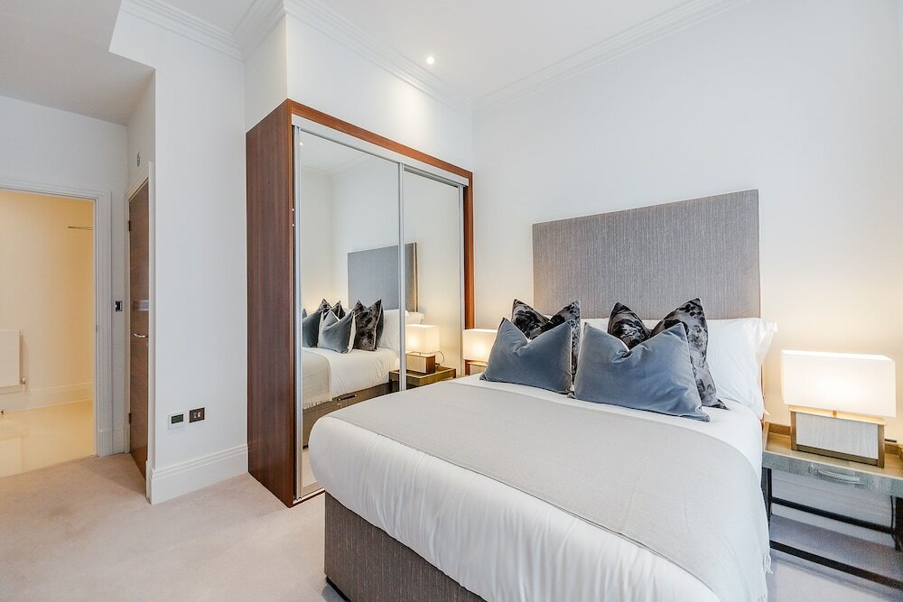 Фото Palace Wharf Apartments