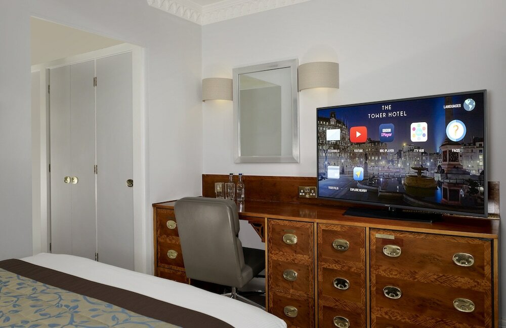 Фото The Tower Hotel