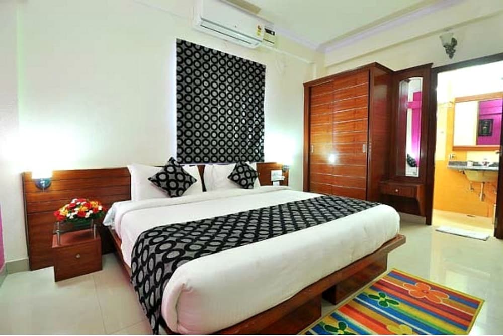 Фото Hotel Highsky - Outer Ring Road