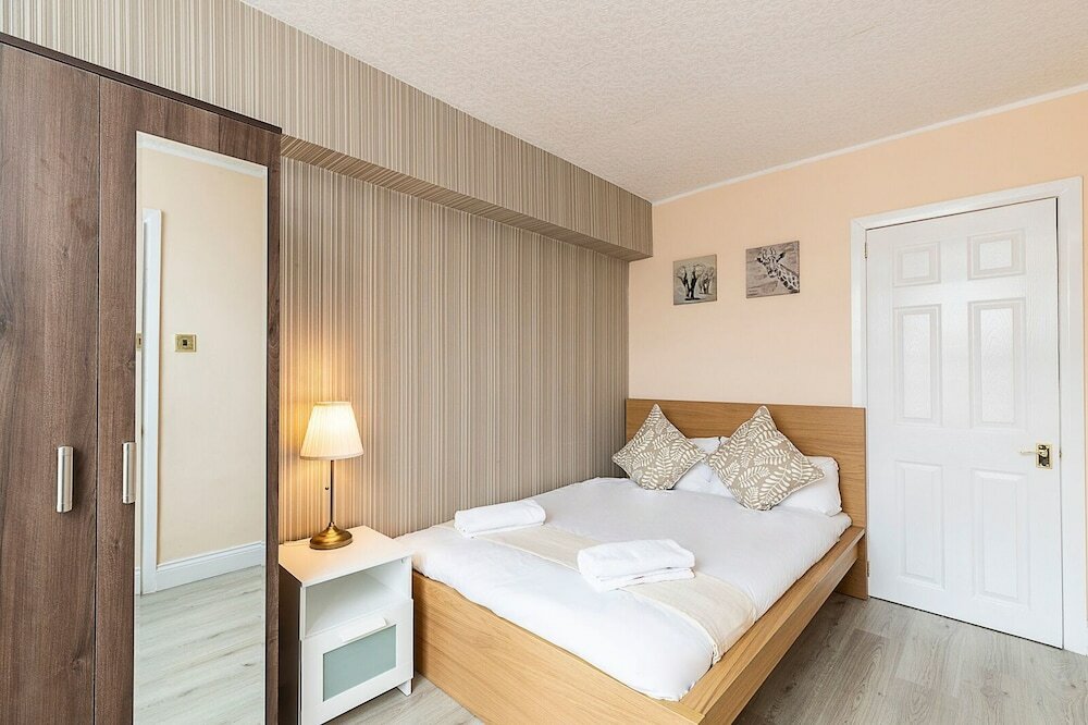 Фото Elegant 3 Bedrooms Apartment Near Hyde Park & Oxford St