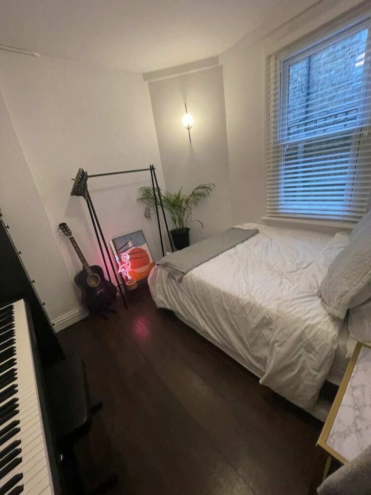 Фото Lovely 2 Bedroom Apartment Close to Putney Riverside