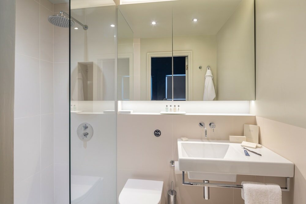 Фото The Goodenough Hotel London