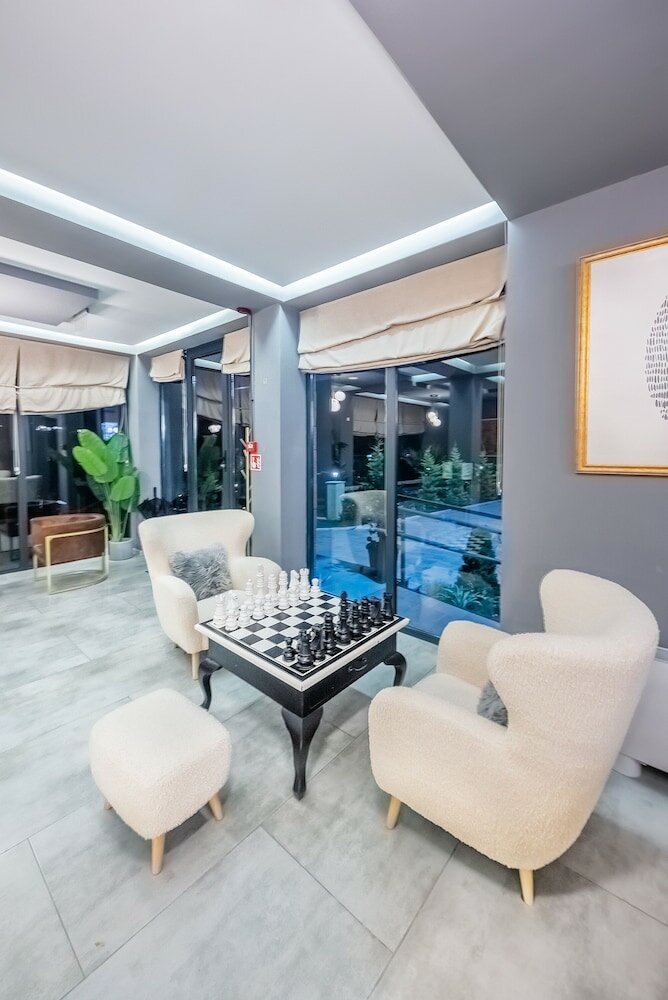 Фото Solo Grand Boshuri Hotel