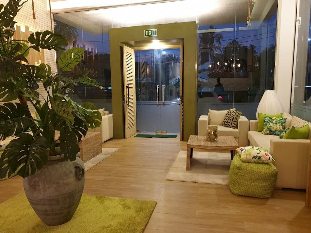 Фото J Leaf Hotel