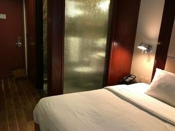 Фото The Ridge Hotel