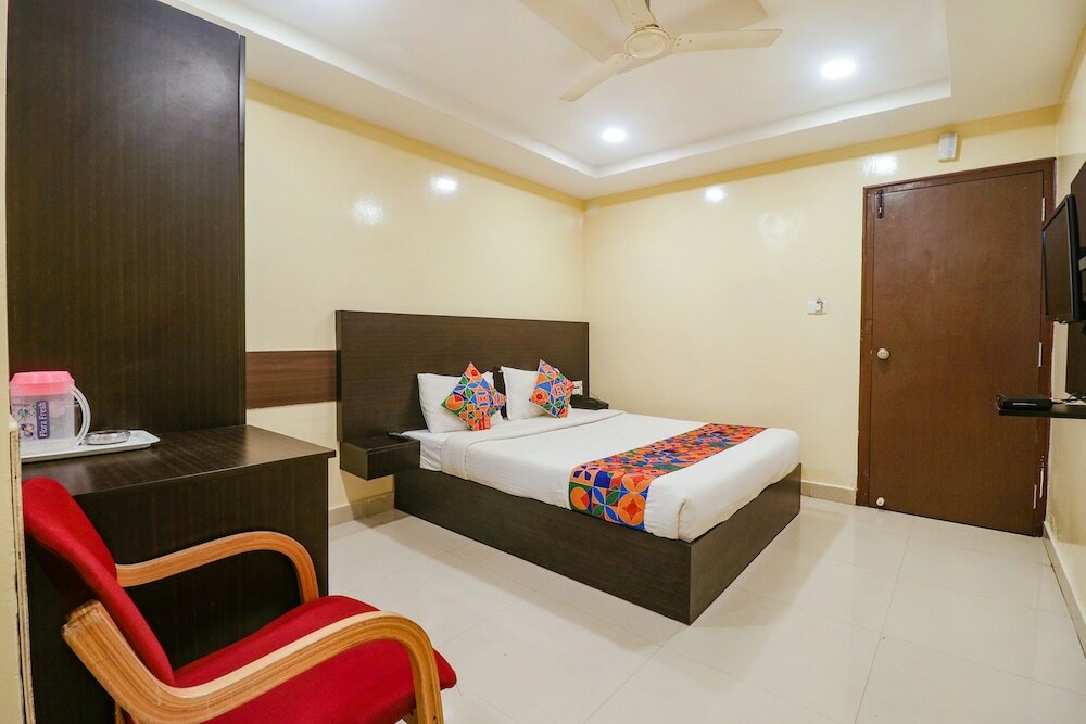 Фото Fabhotel Champion Residency