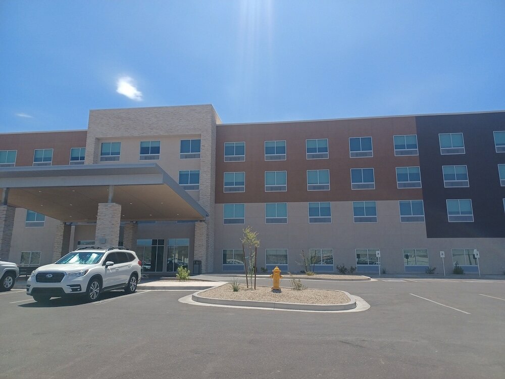 Фото Holiday Inn Express & Suites Bullhead City, an Ihg Hotel