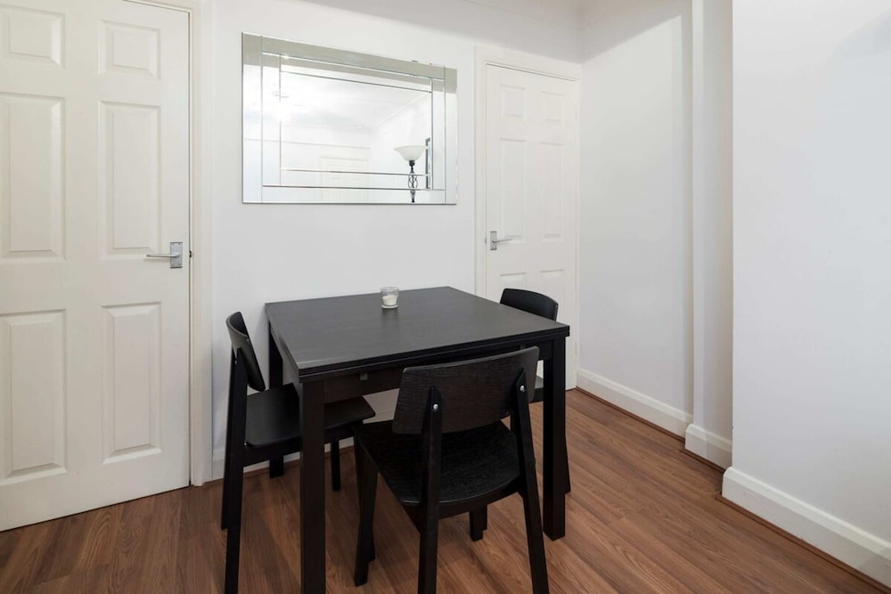 Фото Smart 2 Bed Apartment near Oxford Street & Hyde Park