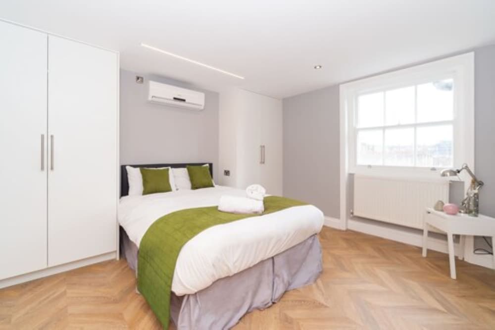 Фото Pml Apartments Southwick Street