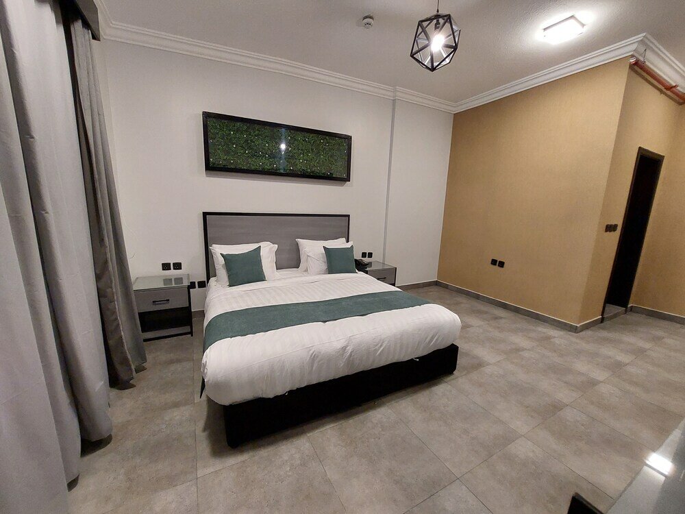 Фото Karims Hotel