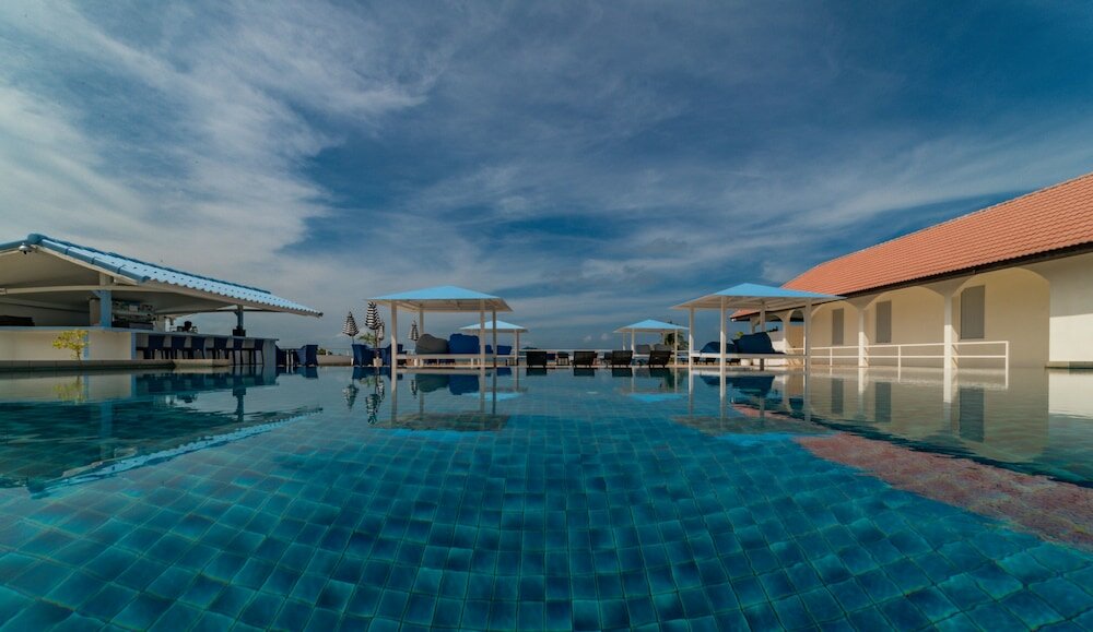 Фото Baan Jai Dee Beach Front Hotel