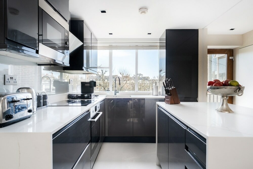 Фото Luxury 3 Bedrooms Flat in Central London