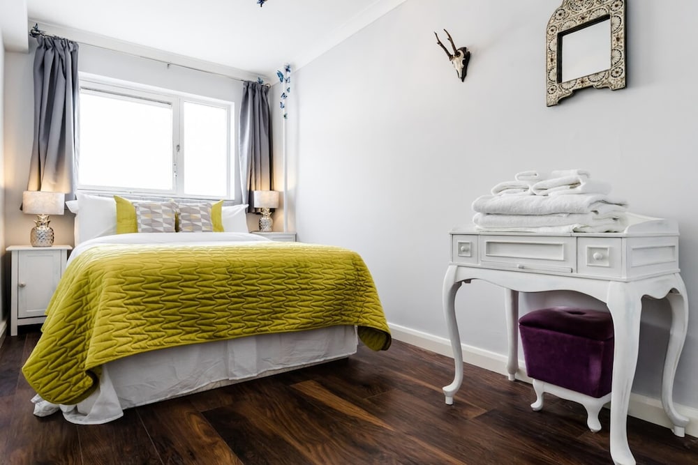 Фото Lovely 2 Bedroom Apartment With Garden, South Bank Westminster