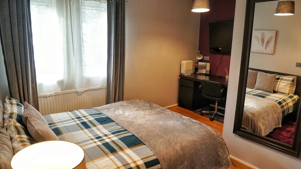 Фото North London Apartment - Edmonton