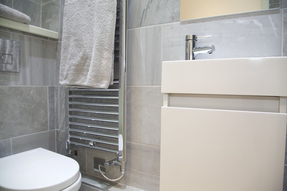 Фото 1 Bedroom Apartment near Kings Road