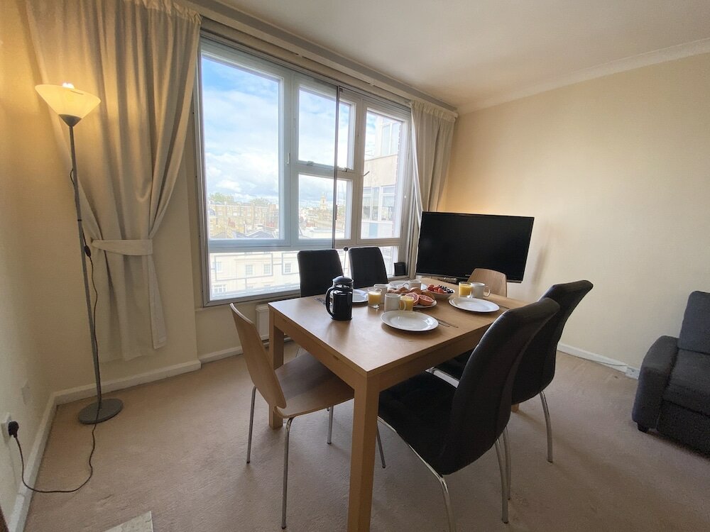 Фото Stylish Apartments next to Buckingham Palace