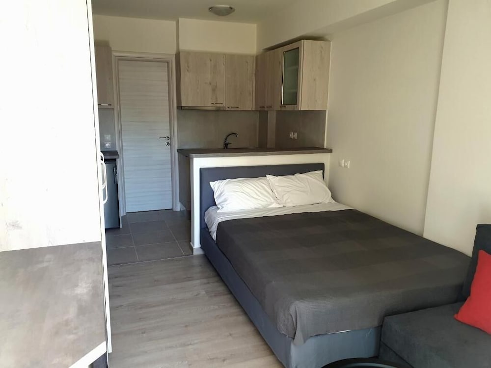 Фото Elvita Apartments 3