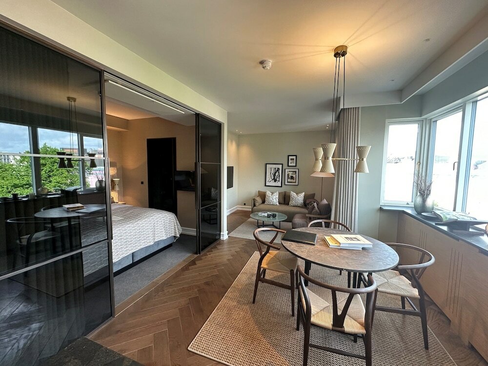 Фото Hypernym Hotel & Suites