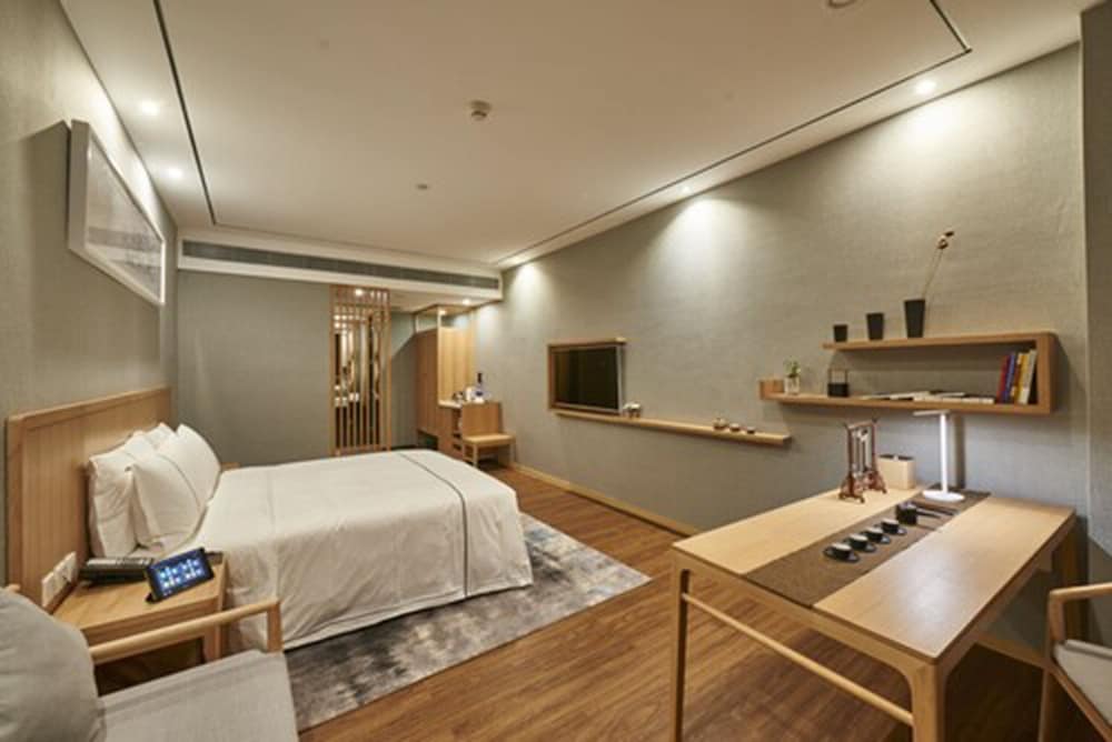 Фото H'Elite Hotel