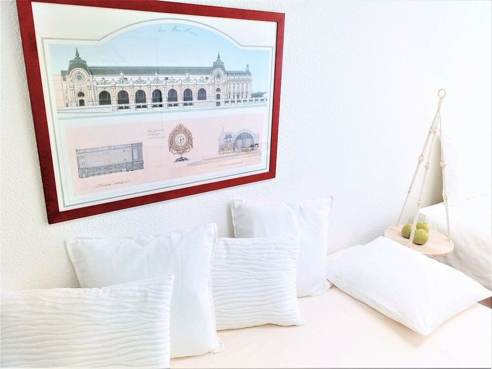 Фото Large Apartment with large and sunny Terrace - Garden & Outdoor Gym, Alicante Center