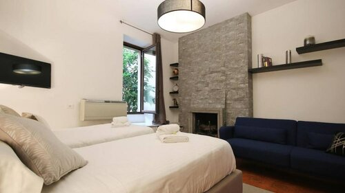 Апартаменты In the Heart of Rome, Just a Stones Throw From Piazza Navona в Риме