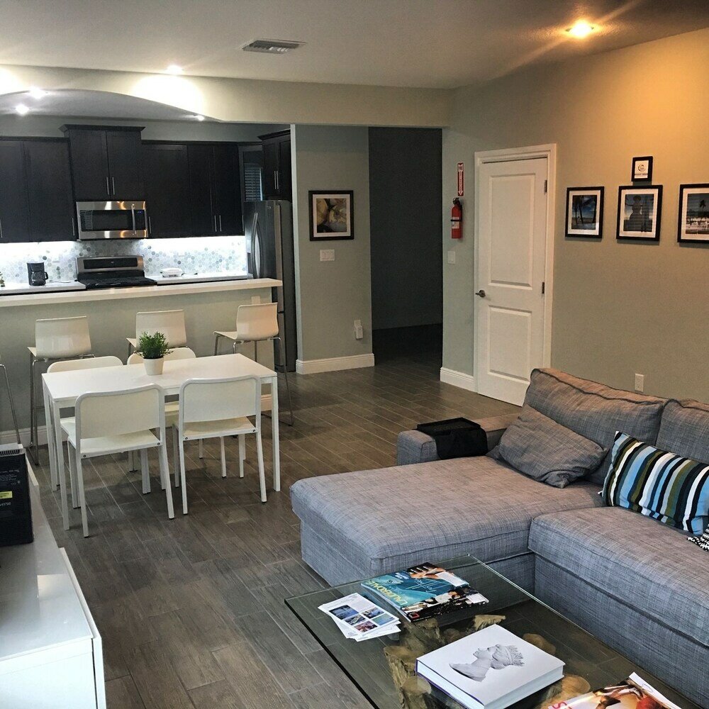 Фото 4 Bedroom Home by Ideal Experience Vr