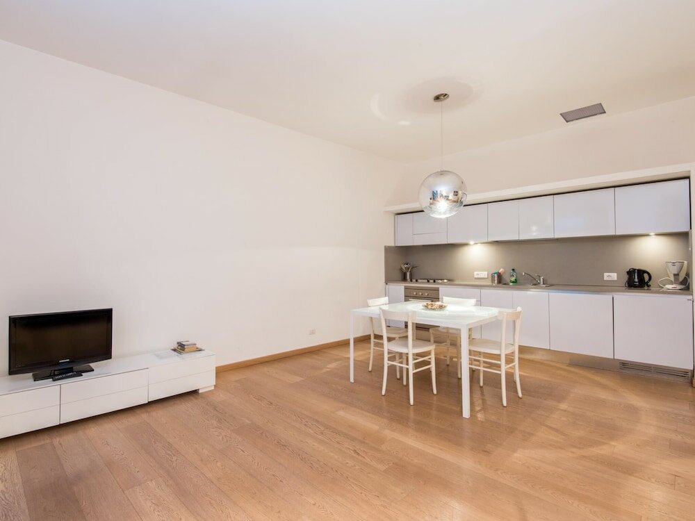 Фото Rsh Trevi Fountain Luxury Apartment