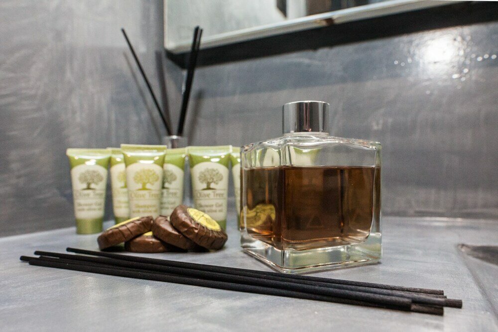 Фото Modern Industrial Apt In Neos Kosmos