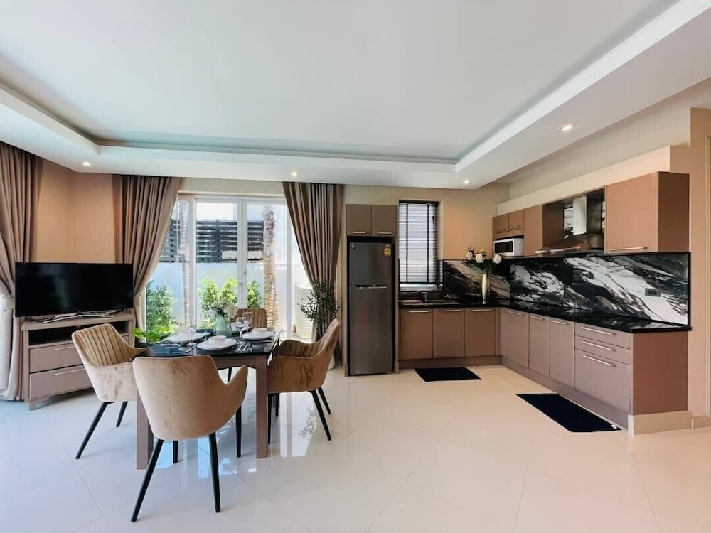 Фото Palm Oasis Pool Villa by Pattaya Holiday