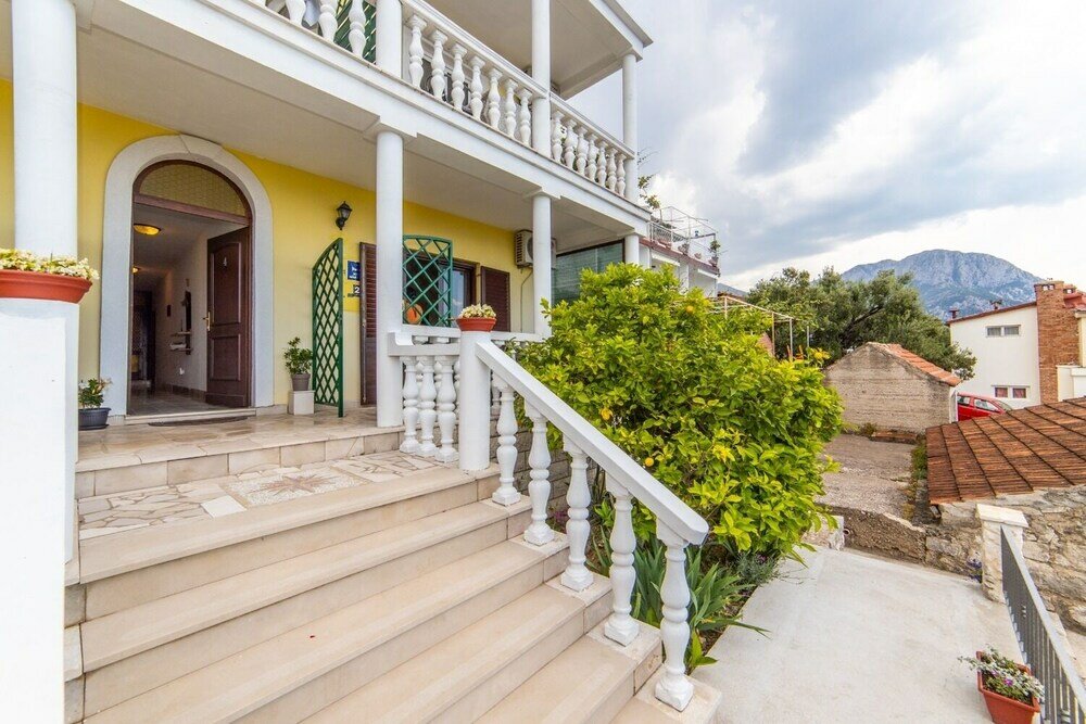 Фото More - 60m From the sea - A1 Citron