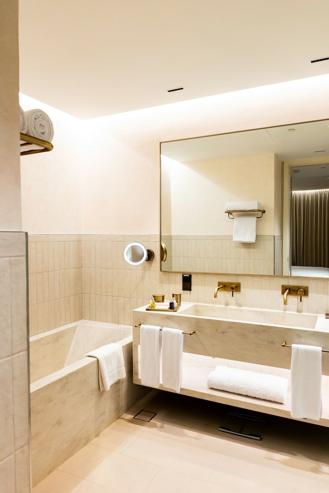 Фото Erth Abu Dhabi